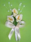 Preview: Gästeanstecker " Cleo " zur Hochzeit im 10er Set AS0009 - Calla, creme, weiß, grün