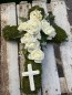 Preview: Grabschmuck, Allerheiligengesteck, Kreuz FH0008 - Moos - Rosen weiß