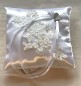 Preview: edles Ringkissen zur Hochzeit weiss, Spitze mit Strass RK0055