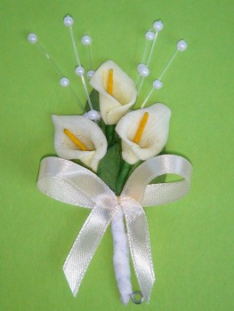 Gästeanstecker " Cleo " zur Hochzeit im 10er Set AS0009 - Calla, creme, weiß, grün