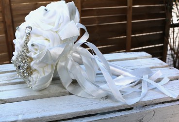 Preview: wunderschöner Brautstrauss Bling Bling BS005 weiß