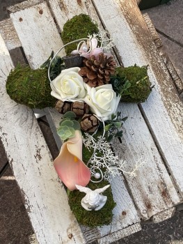 Grabschmuck, Allerheiligengesteck, Kreuz FH0007 - Moos - Calla rosa
