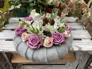 Grabschmuck, Allerheiligengesteck, Kranz FH0028 - grau, mauve, aprikot - Engel mit Teelicht