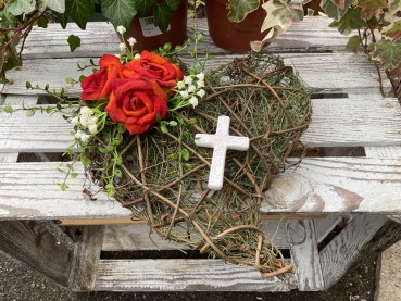 Grabschmuck, Allerheiligengesteck, Herz FH0031 - Rosen orange - Kreuz