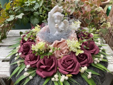 Grabschmuck, Allerheiligengesteck, Kranz FH0034 - grau, bordeaux, aprikot - Engel in Hand