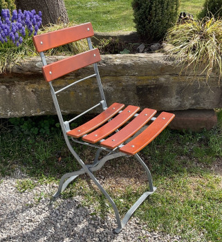 Vermietung von Stuhlhussen Hochzeit - eckige Lehne 2 Biergartenstuhl / 3,50 €