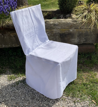 Vermietung von Stuhlhussen Hochzeit - eckige Lehne 2 Biergartenstuhl / 3,50 €