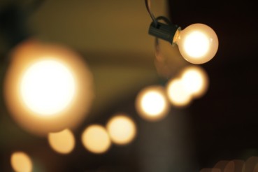 Lichterkette Glühbirnen warmweiß / 13 € Miete