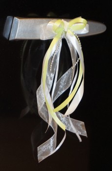 Antennenschleifen " Zoe " zur Hochzeit SCH0021 im 10er Set - weiß lindgrün