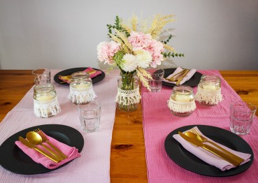 Vermietung von Musselin Stoff Tischläufer ca. 300 cm x 40 cm - Farbe altrosa / 5,50 €