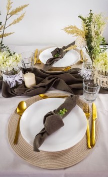 Vermietung von Musselin Stoff Tischläufer ca. 300 cm x 40 cm - Farbe taupe / 5,50 €