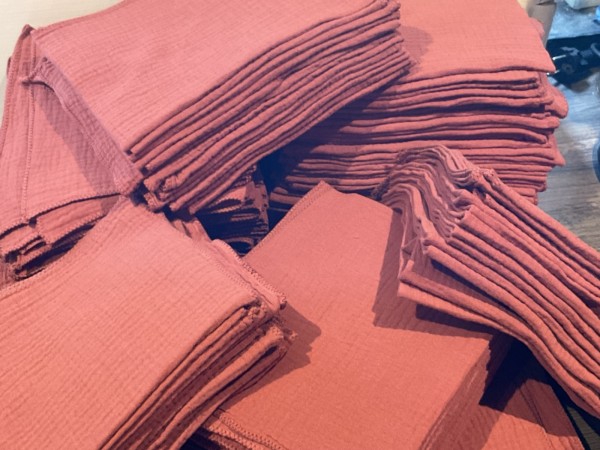 SONDERANGEBOT - 162 Servietten Musselin ZIEGELROT 1x gebraucht