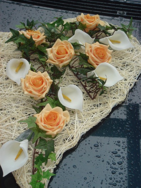 Autodekoration " Jennifer " mit Calla & Rosen AU0002 aprikot, orange
