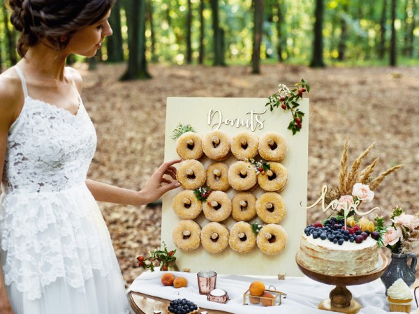Donut Wand zur Hochzeit aus Holz mieten / 12 €