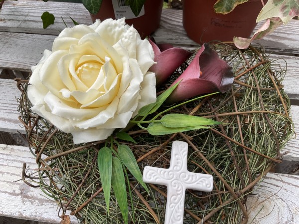 Grabschmuck, Allerheiligengesteck, Herz FH0029 - Rose - Cala - Kreuz