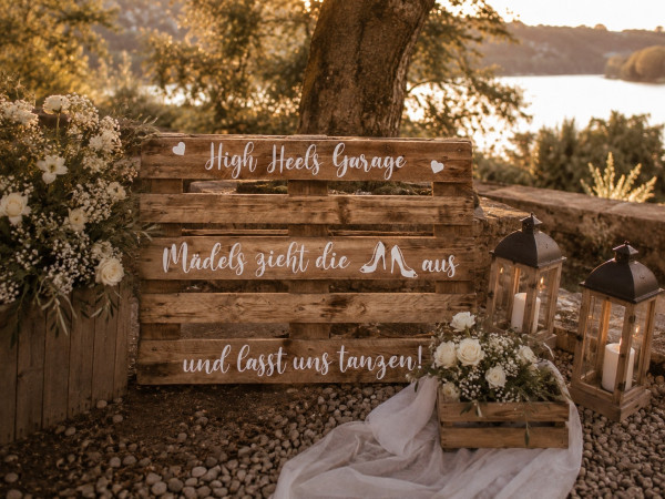 High Heel Garage – Die stilvolle Schuhgarage für eure Hochzeit mieten / 20 €