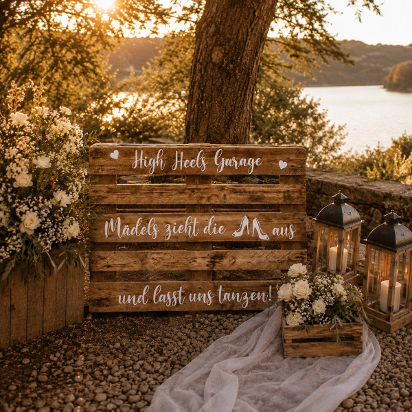 High Heel Garage – Die stilvolle Schuhgarage für eure Hochzeit mieten / 20 €