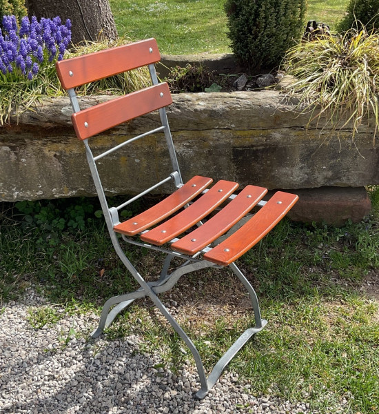 Vermietung von Stuhlhussen Hochzeit - eckige Lehne 2 Biergartenstuhl / 3,50 €