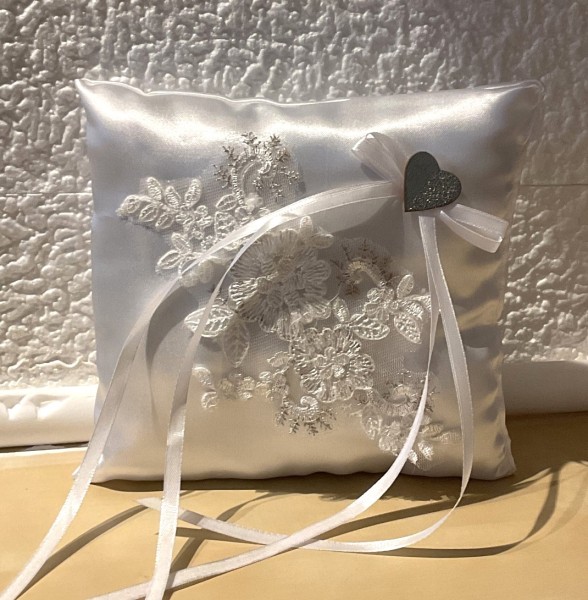 edles Ringkissen zur Hochzeit weiss, Spitze mit Strass RK0055