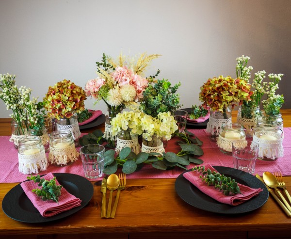 Vermietung von Musselin Stoff Tischläufer ca. 300 cm x 40 cm - Farbe altrosa / 5,50 €