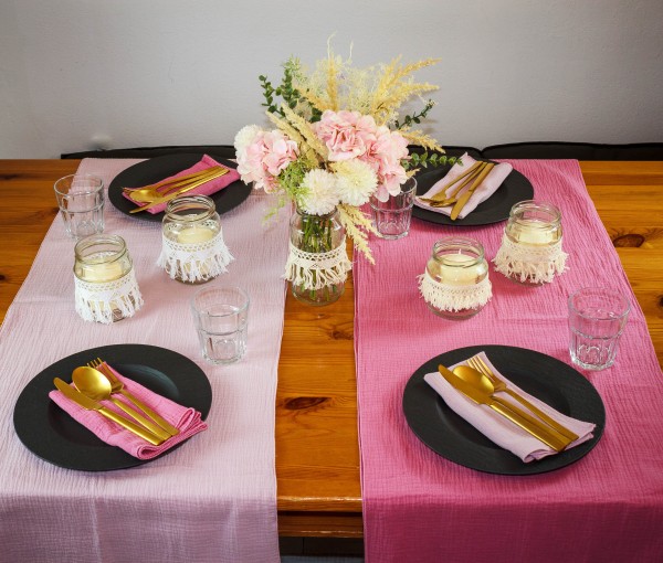 Vermietung von Musselin Stoff Tischläufer ca. 300 cm x 40 cm - Farbe altrosa / 5,50 €