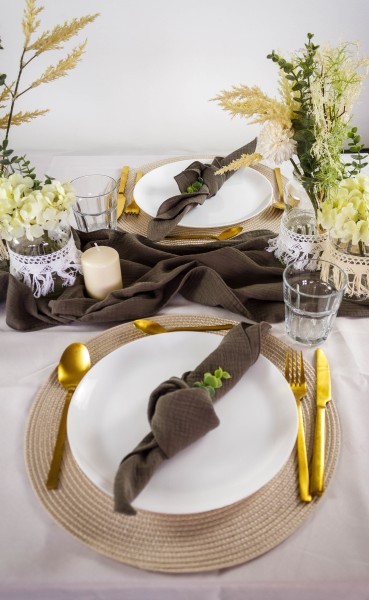 Vermietung von Musselin Stoff Tischläufer ca. 300 cm x 40 cm - Farbe taupe / 5,50 €