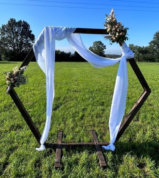Traubogen zur Hochzeit Holz Hexagon Verleih / 60 €