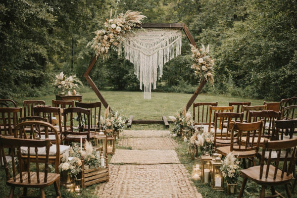 Traubogen zur Hochzeit Holz Hexagon Verleih / 60 €