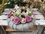 Grabschmuck, Allerheiligengesteck, Kranz FH0028 - grau, mauve, aprikot - Engel mit Teelicht