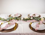 Vermietung von Musselin Stoff Tischläufer ca. 300 cm x 40 cm - Farbe antikrosa / 5,50 €
